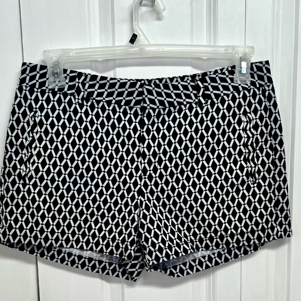 STYLUS Black and Gray Geometric Women's Shorts Size 8